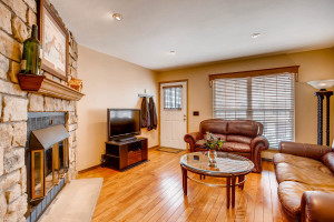 1811squebecway190com-large-004-10-Living room-1500x1000-72dpi