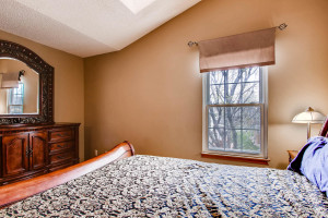 1811squebecway190com-large-022-17-Master bedroom-1500x1000-72dpi