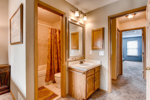 1811squebecway190com-large-025-26-Master bedroom bath-1500x1000-72dpi