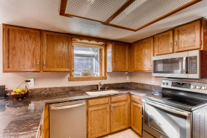7223 S Zephyr Way Littleton CO-large-008-41-Kitchen-1500x1000-72dpi