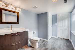 5616 S sicily ct Aurora CO-large-021-10-Lower Level Bathroom-1500x1000-72dpi
