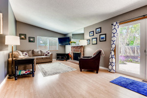 15891 E Mercer Pl Aurora CO-large-004-001-Living Room-1500x1000-72dpi
