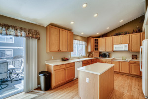 10627 Clarkeville Way Parker-large-012-012-Kitchen-1498x1000-72dpi