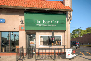 901 Fairfax Street Unit 5-large-016-005-The Bar Car-1500x1000-72dpi