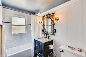 17-Bathroom