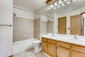 24-2nd-Floor-Primary-Bathroom