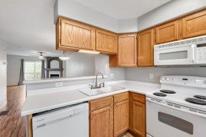 12008  Hoye Dr - Web Quality - 019 - 13 Kitchen